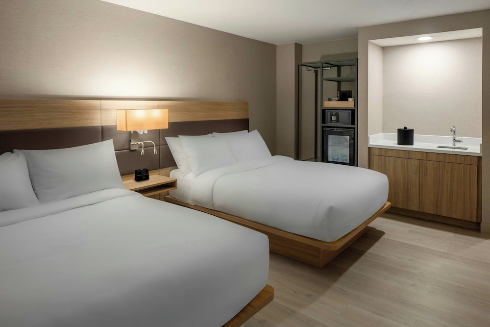 AC Hotel By Marriott Portland Lake Oswego 25/68