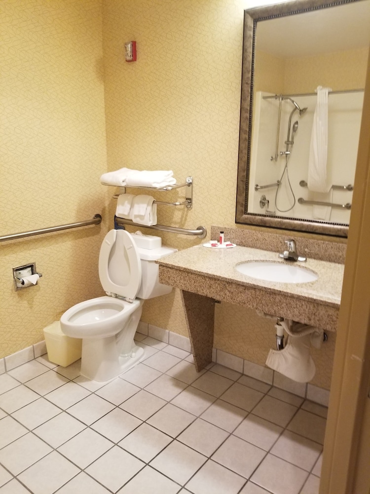 Days Inn By Wyndham Tulsa Central 11/42