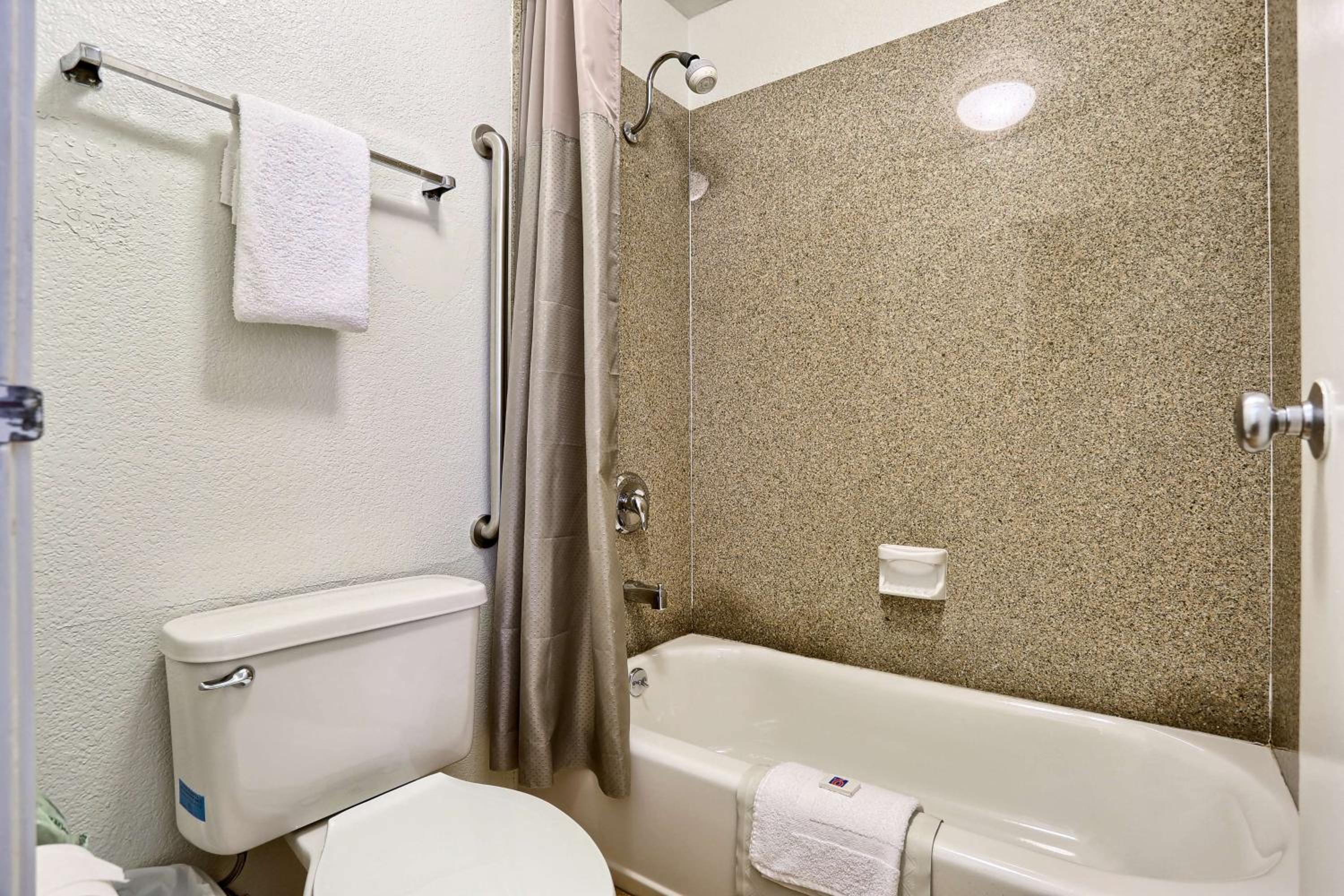 Cathedral Hill Hotel 43/43