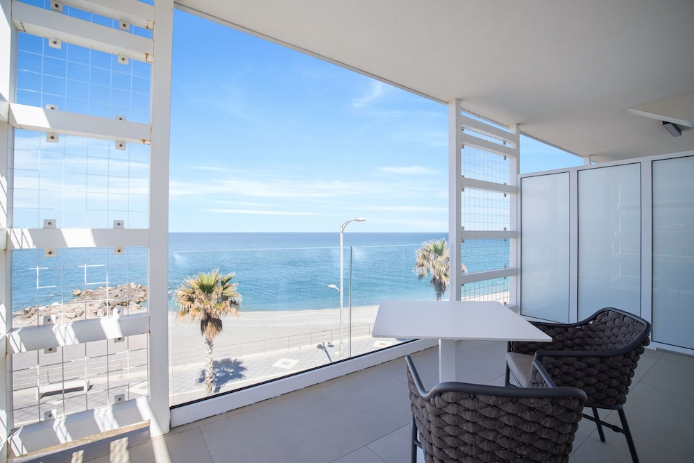 Seaside Hotel 40/42