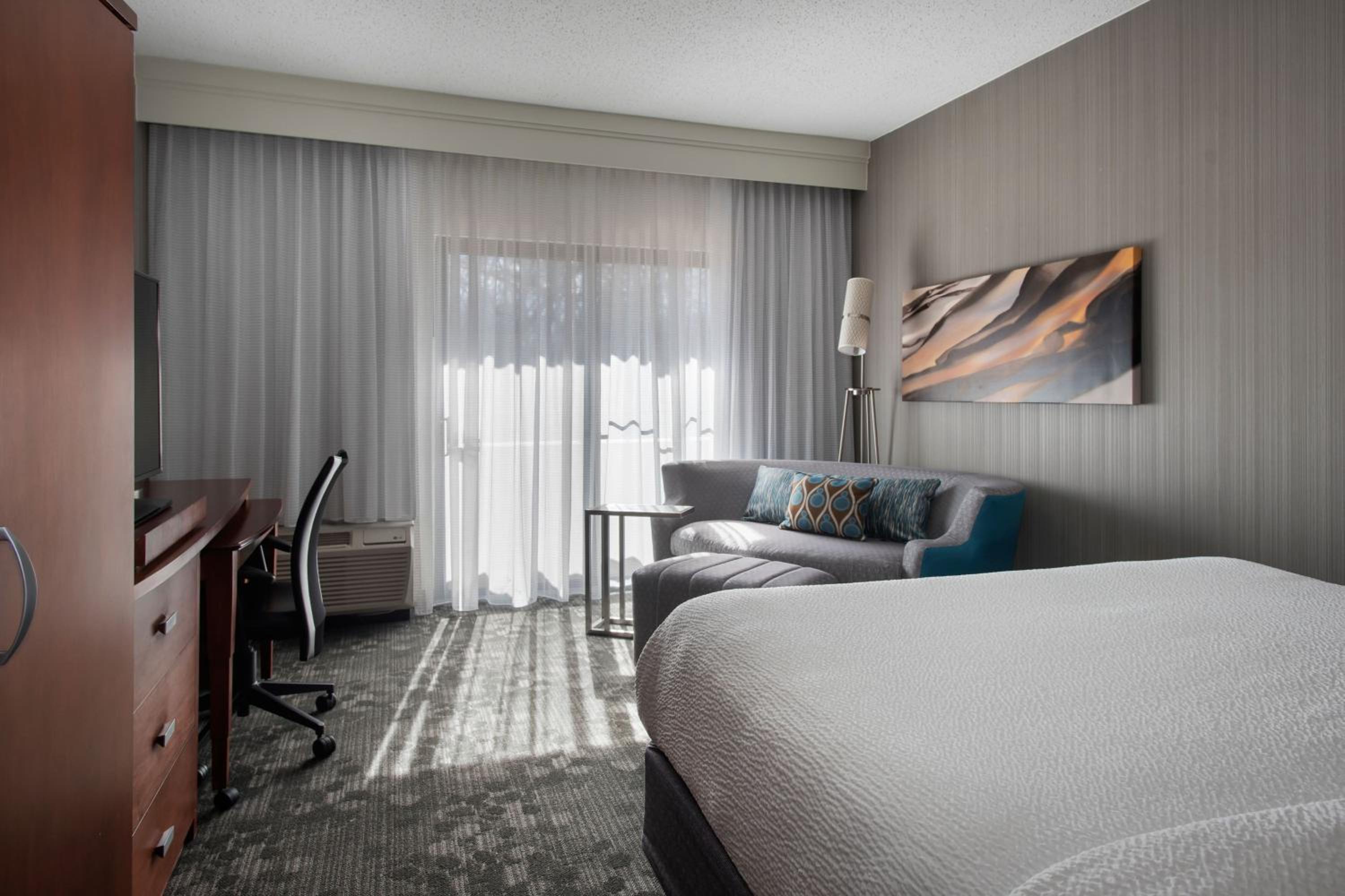 Room, King Bed, Bathtub, Accessible