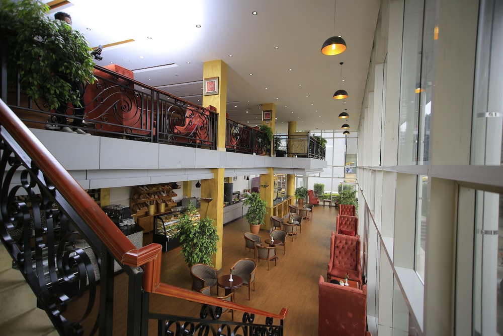 Inter Luxury Hotel 42/75