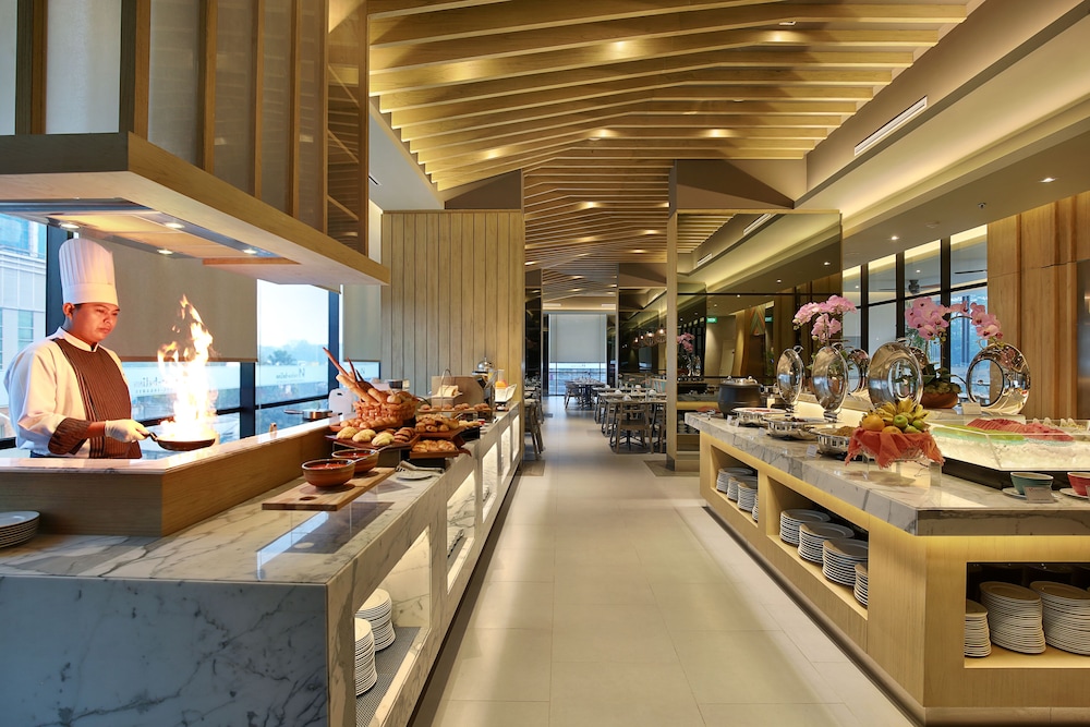 Swiss-Belinn Simatupang 8/57