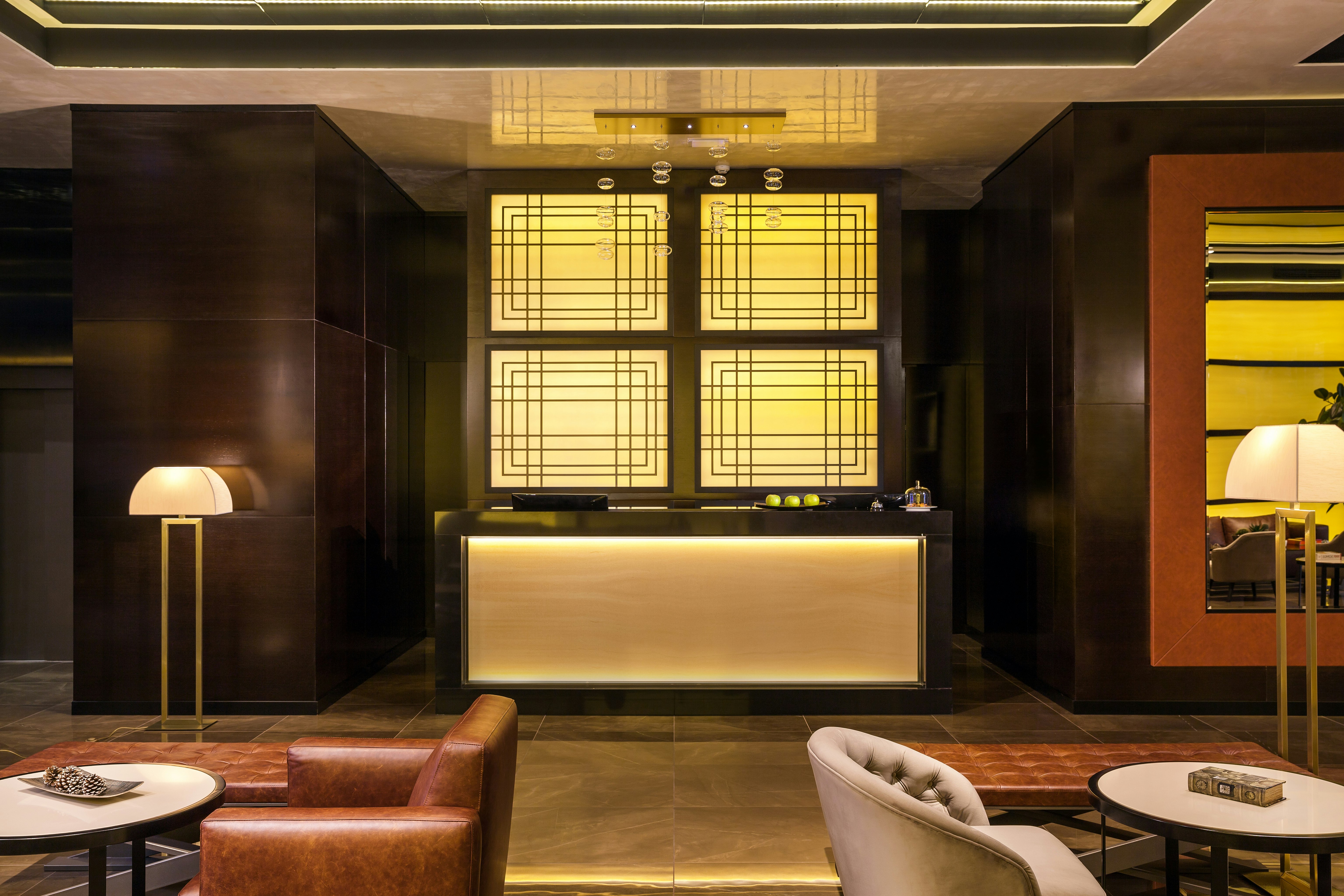 Saint Ten Hotel 83/83