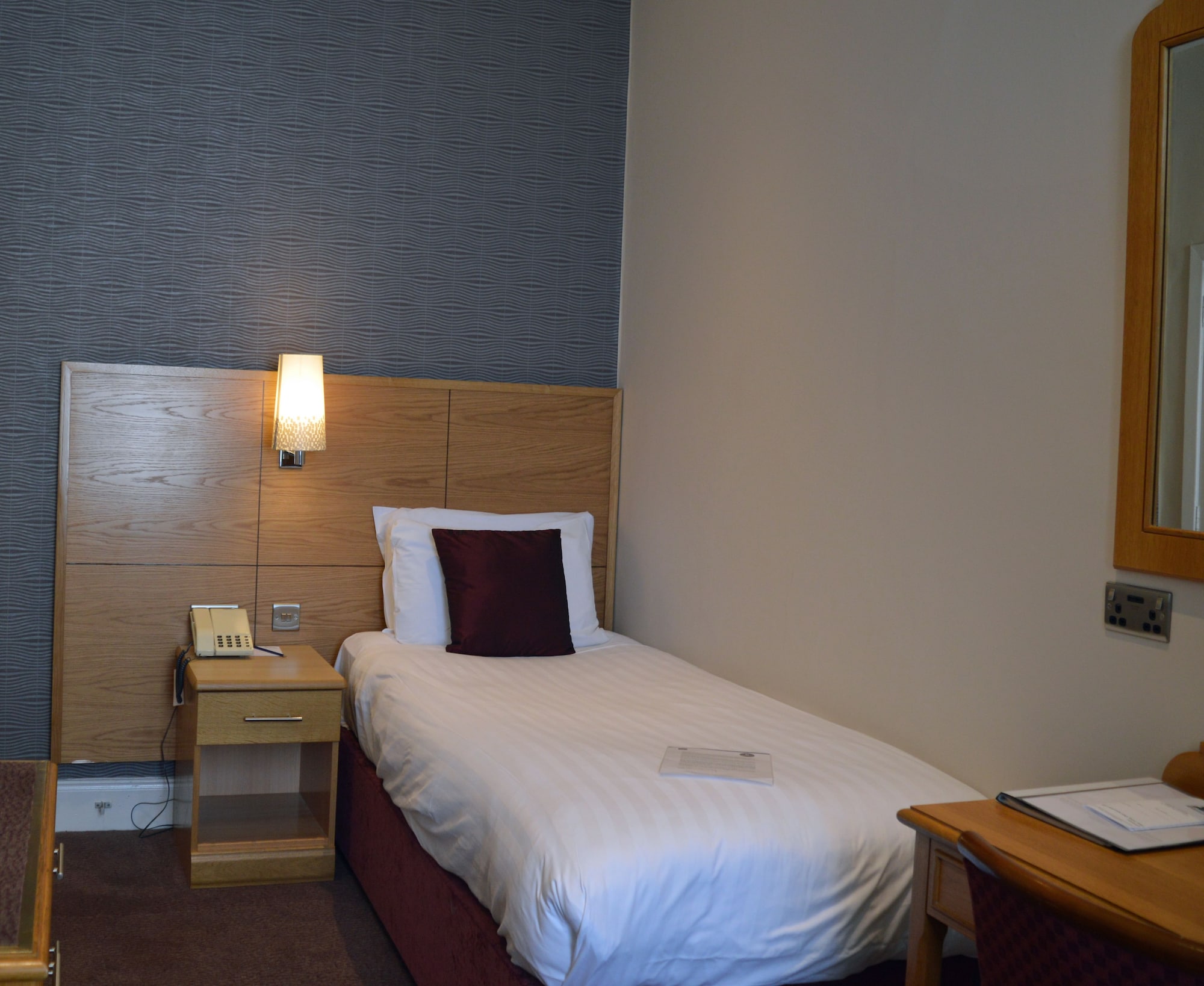 STANDARD, SINGLE BED