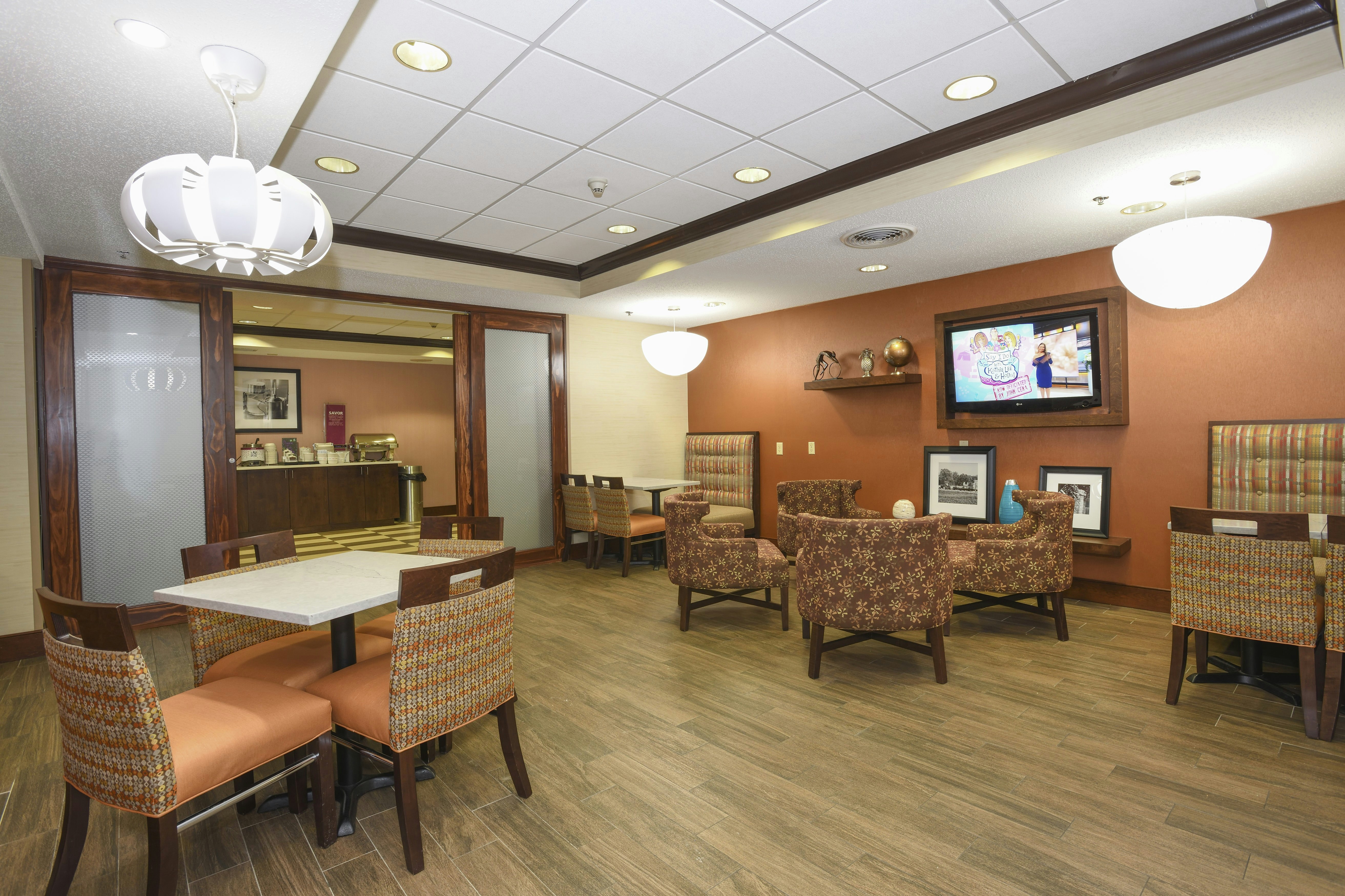 Hampton Inn Cincinnati Eastgat 27/36