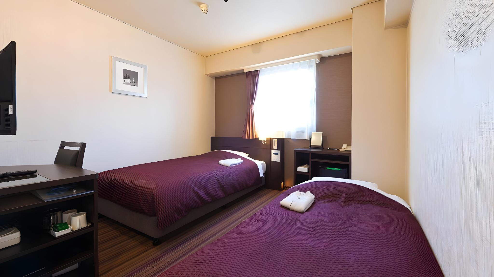 Compact, Standard, Twin Beds