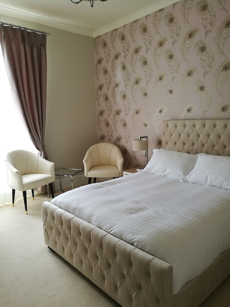 The Devon Court 14/43