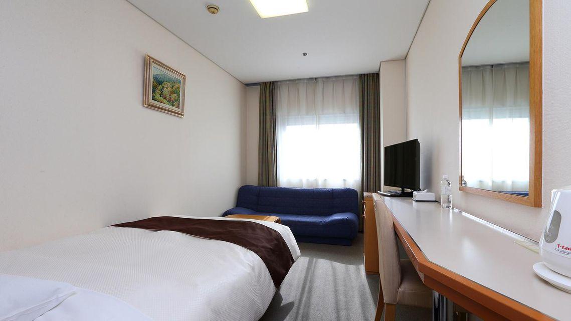 Semi Room, Double Bed