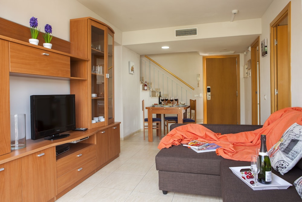 Velor Apartments 43/74