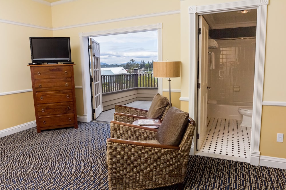 Majestic Inn & Spa 56/80