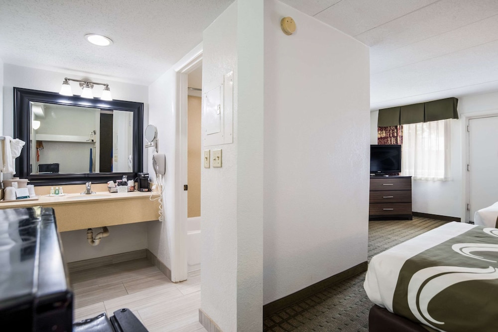 Quality Inn Mount Vernon 19/39