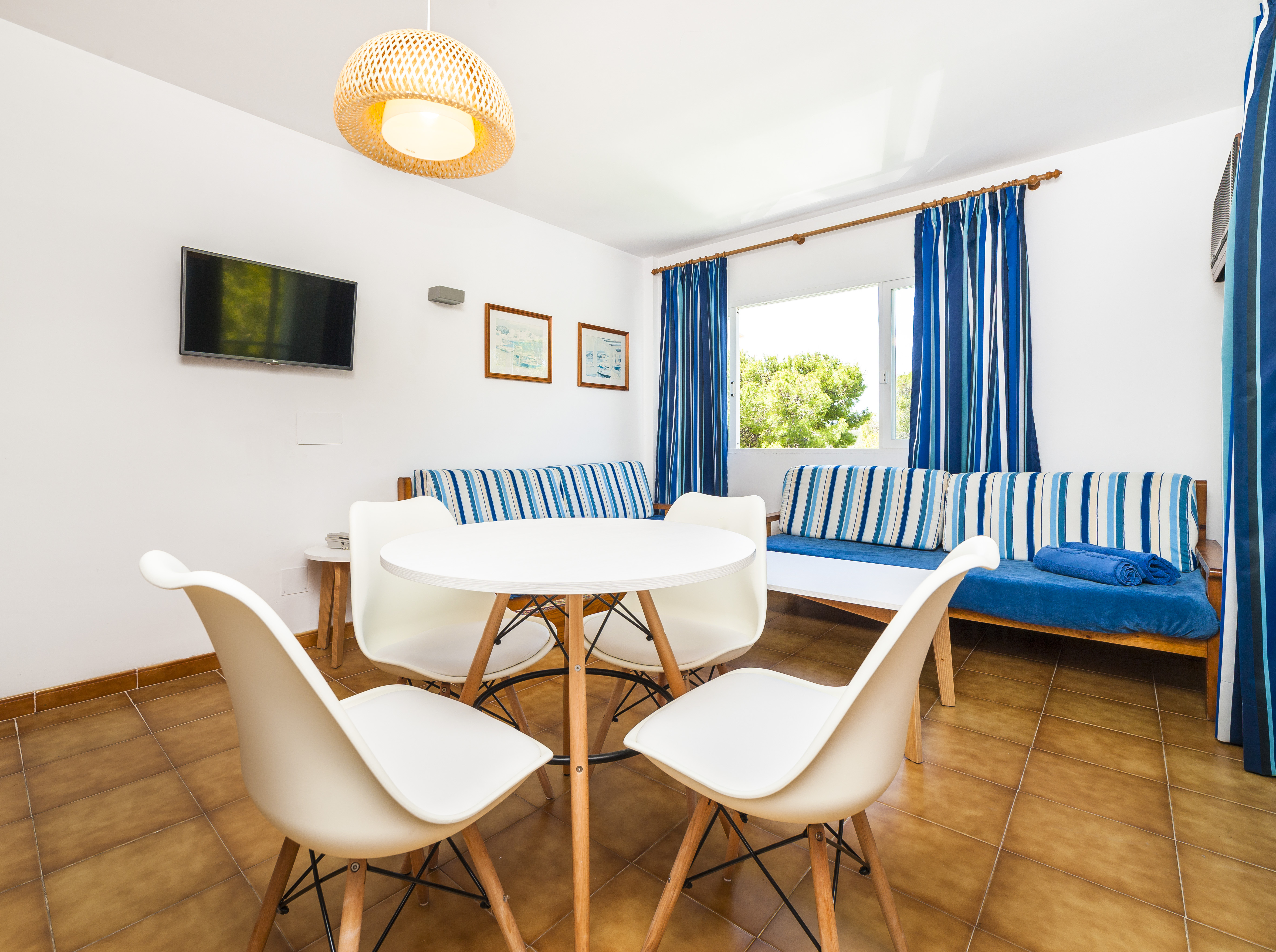 GLOBALES APARTAMENTOS CALA VIÑAS 8/20
