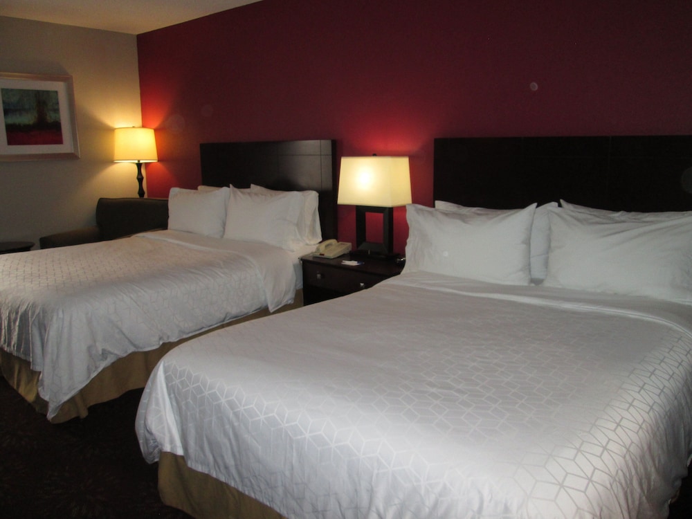 Holiday Inn Express Cloverdale(Greencastle) 17/59