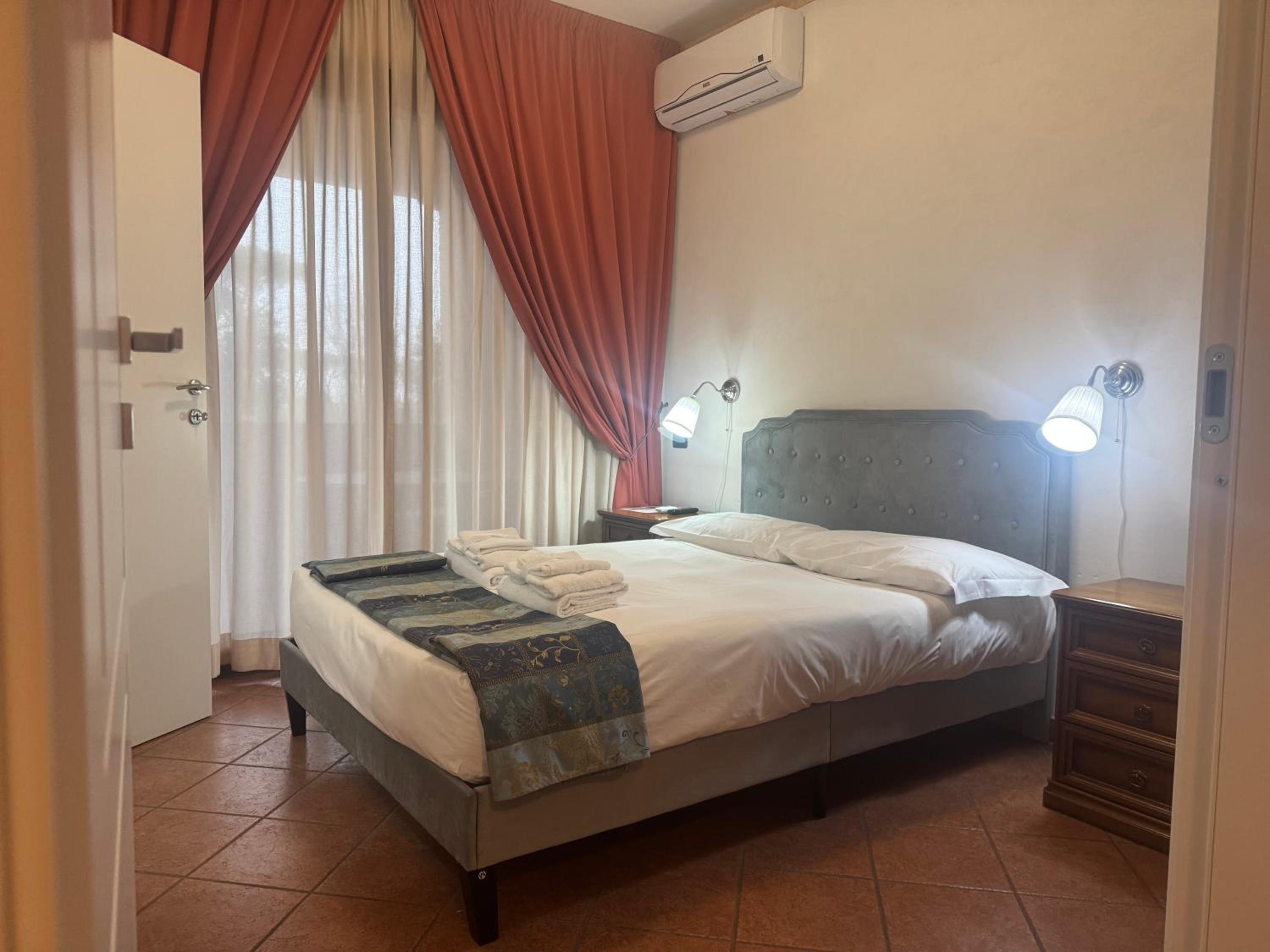 غرفة سوبيريور بسرير مزدوج، Euro House Inn Airport Hotel Residence 2/10