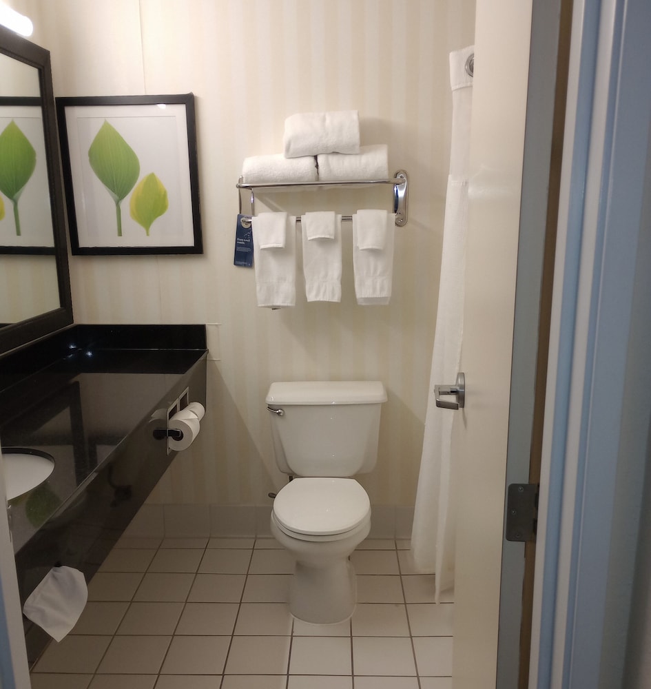 غرفة بسرير كينج لذوي الإعاقة، Fairfield Inn Suites By Marriott Canton 4/7