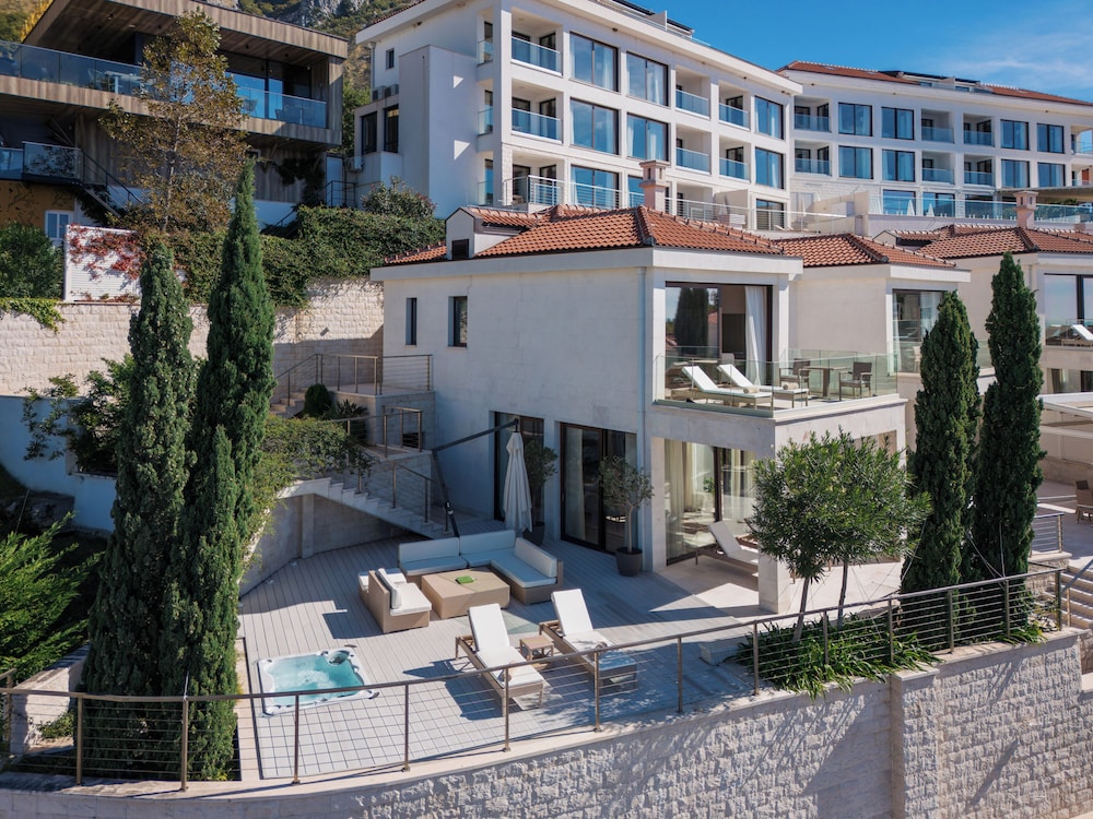 Ananti Resort, Residences and Beach Club 1/49