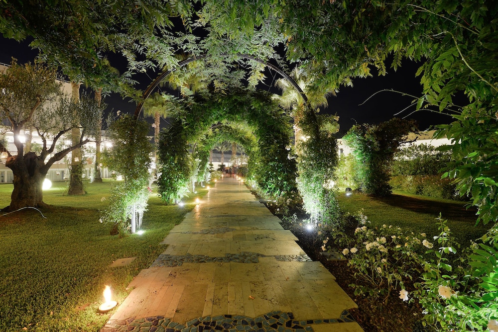 Esplanade Boutique Hotel 31/38