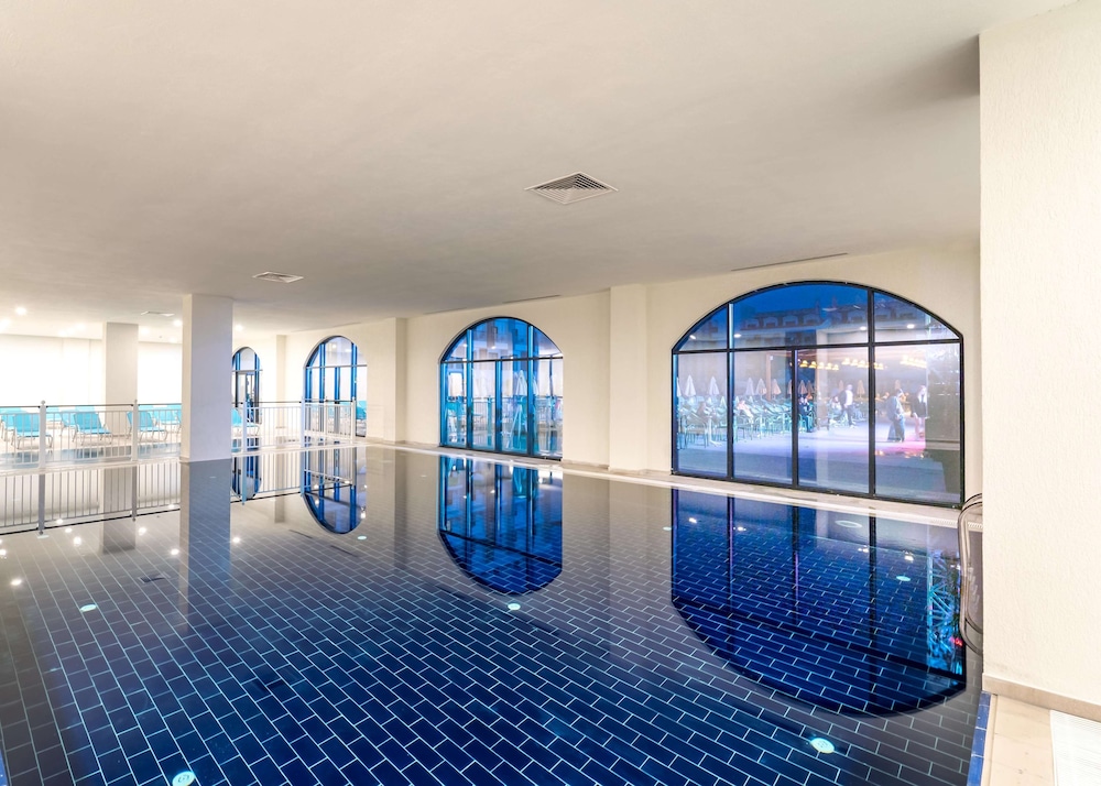 Arcanus Hotels Trendline Side 24/50