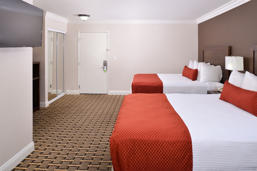 Best Western Plus LA Mid Town Hotel 16/37