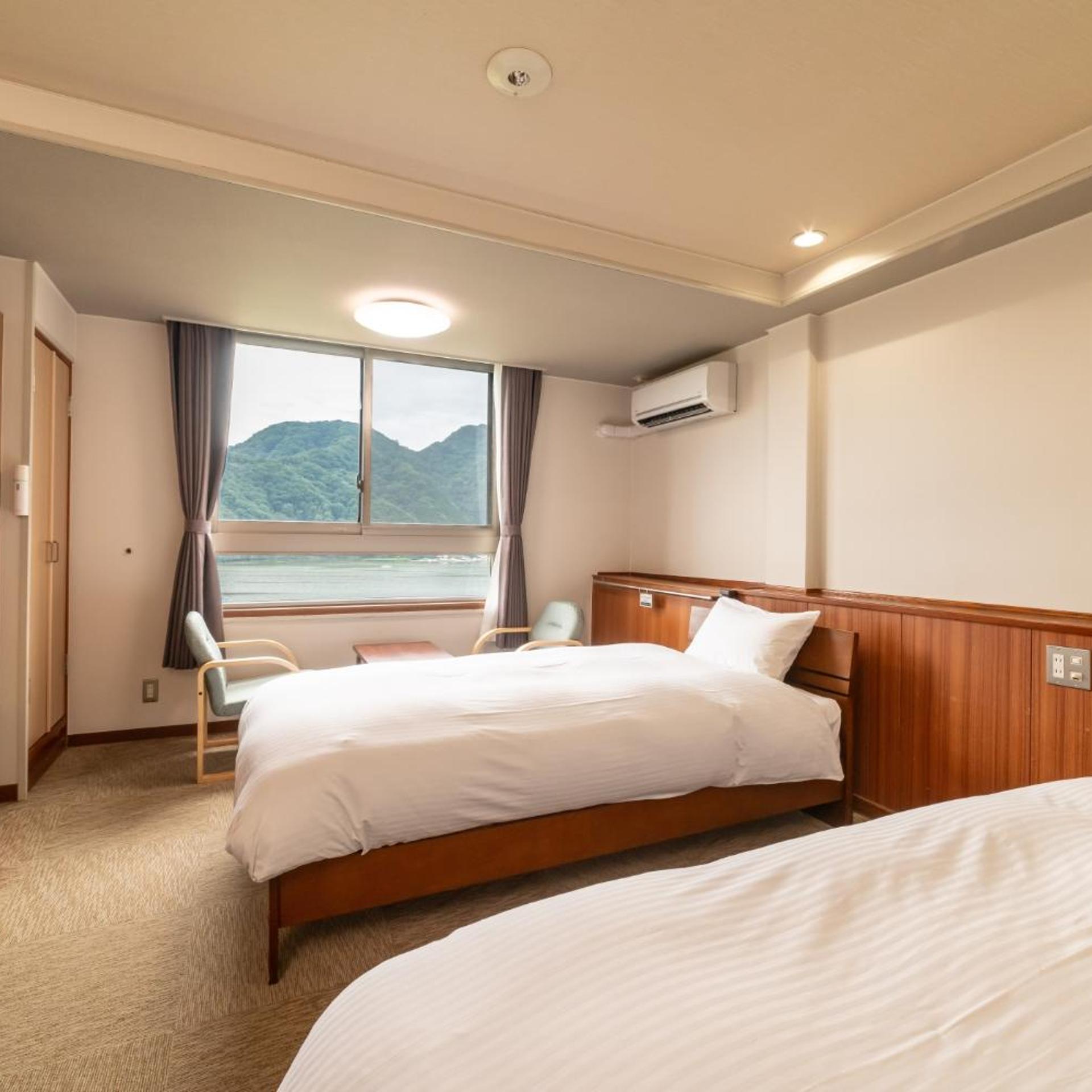 Interior, Maisonette, Standard, Twin Beds, Bathtub