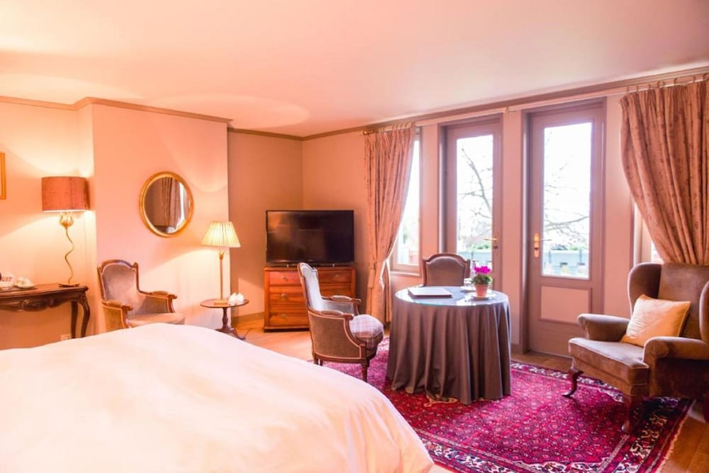 Deluxe, King Bed