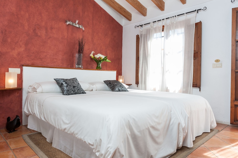 Petit Hotel Can Simo 5/35