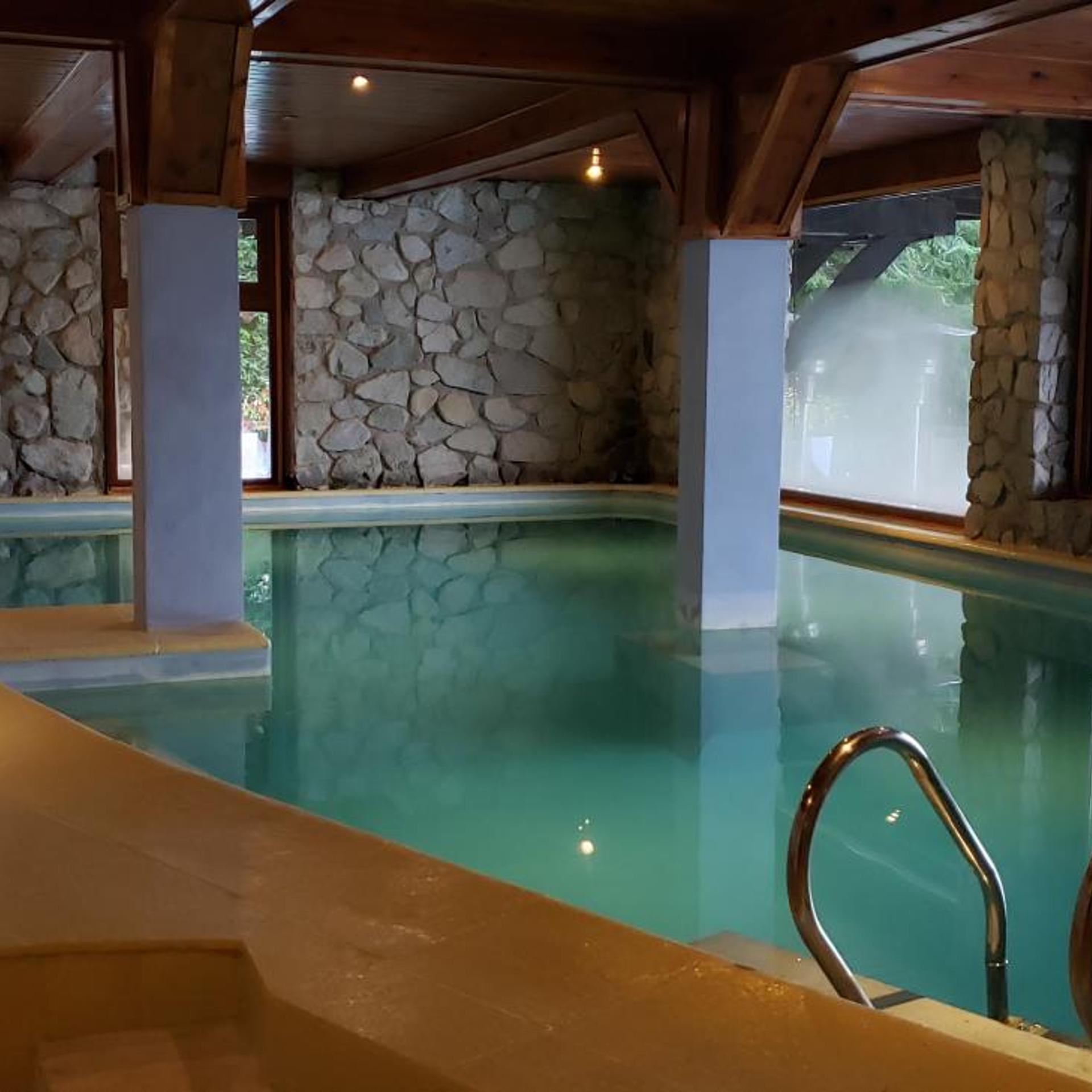 Dos Bahias Lake Resort 16/48