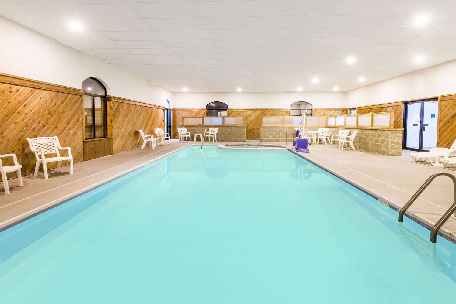 Ramada by Wyndham Strasburg Dover 13/31