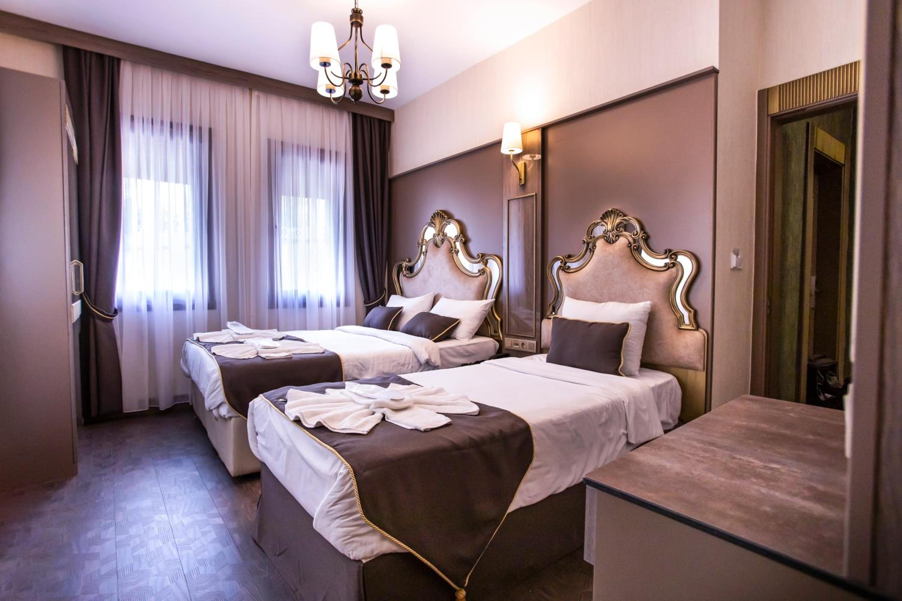 Room, Triple