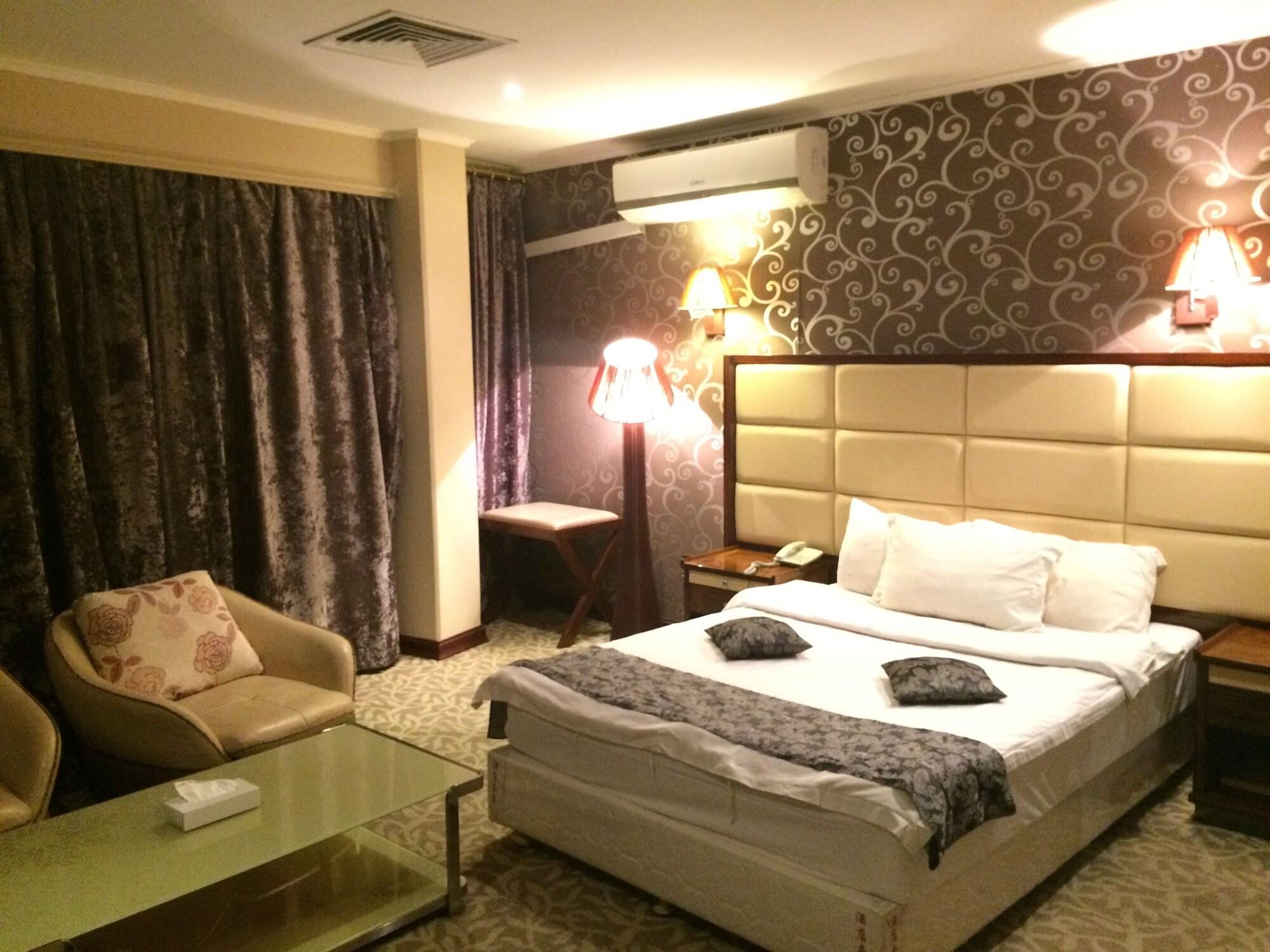 Imperial Suites Hotel 5/32