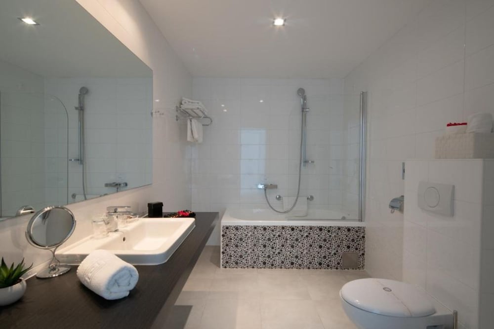 Boutique Hotel Life 49/50