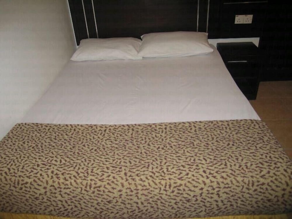 Rainbow Hotel 20/28