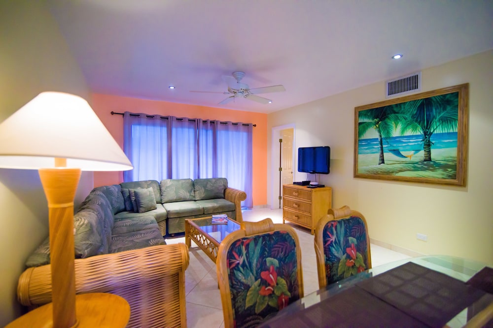 Seven Mile Beach Resort And Club 42/65