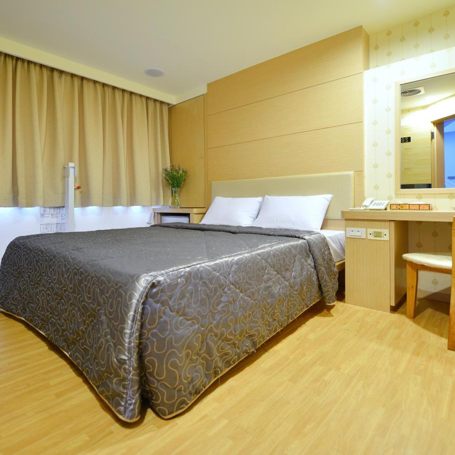 Ing Wang Hotel 15/23