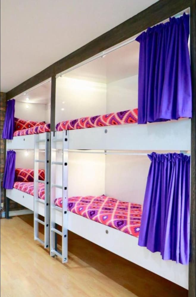 MIXED DORM, 4 BEDS
