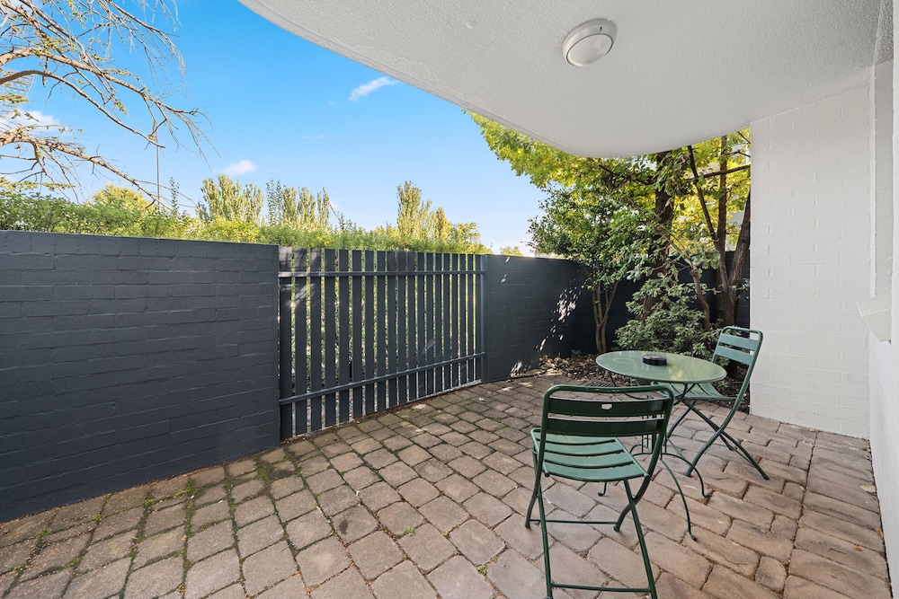MANUKA PARK SERVICED APARTMENTS 49/58