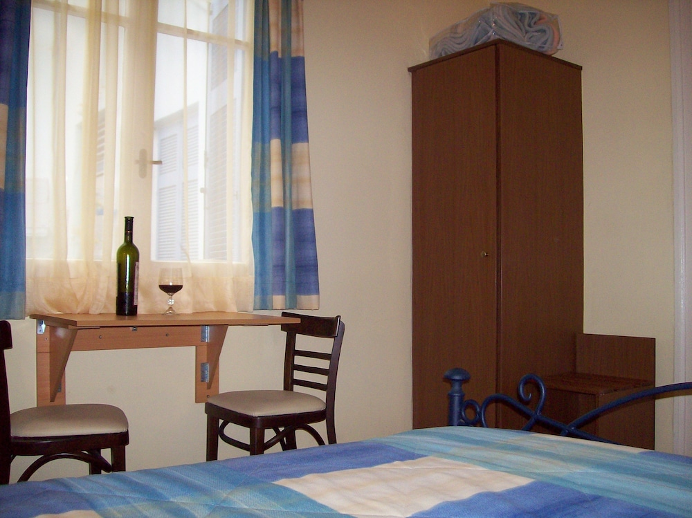 En Ermoupoli 39/50