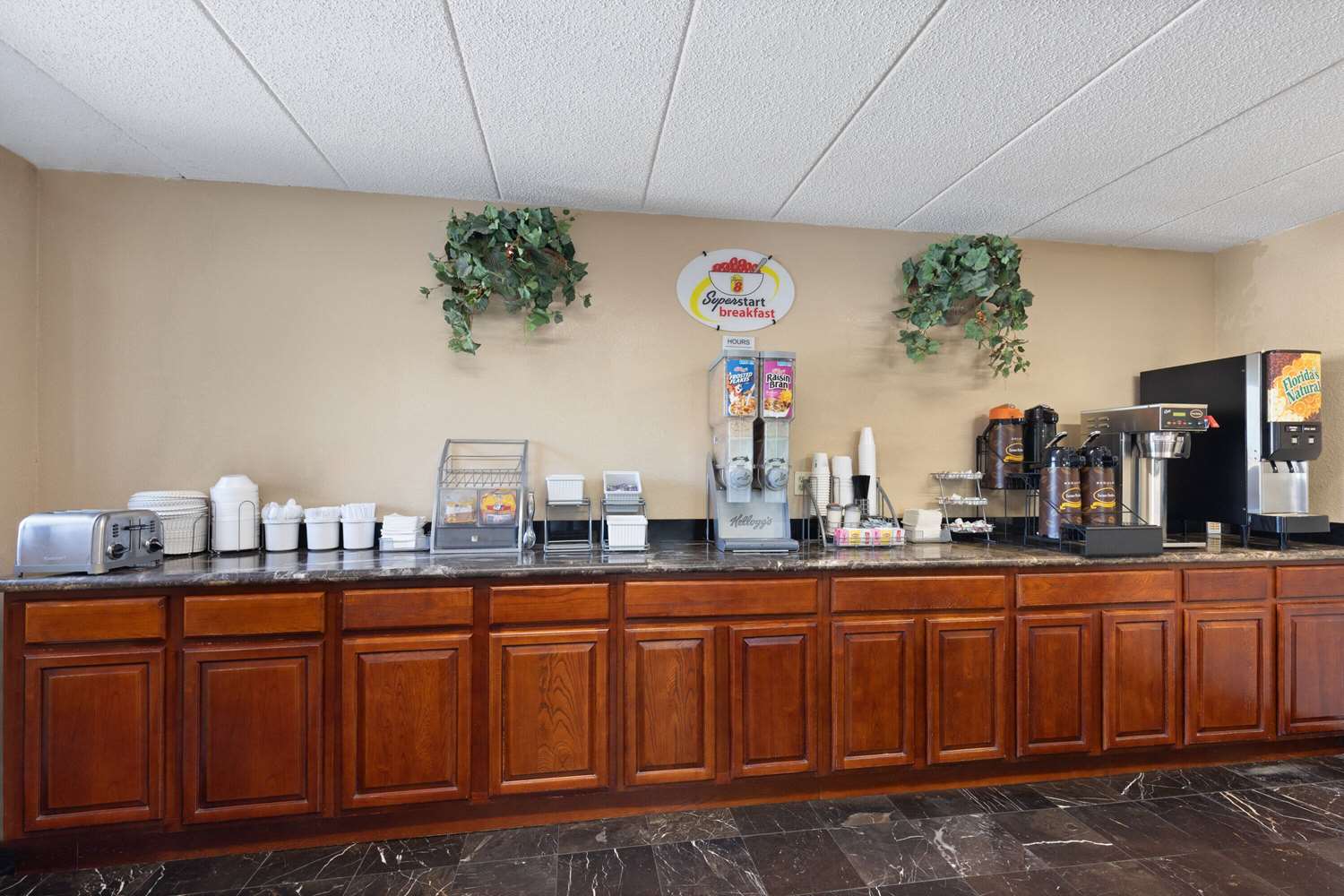 Super 8 By Wyndham Fort Mitchell Cincinnati Area 7/29