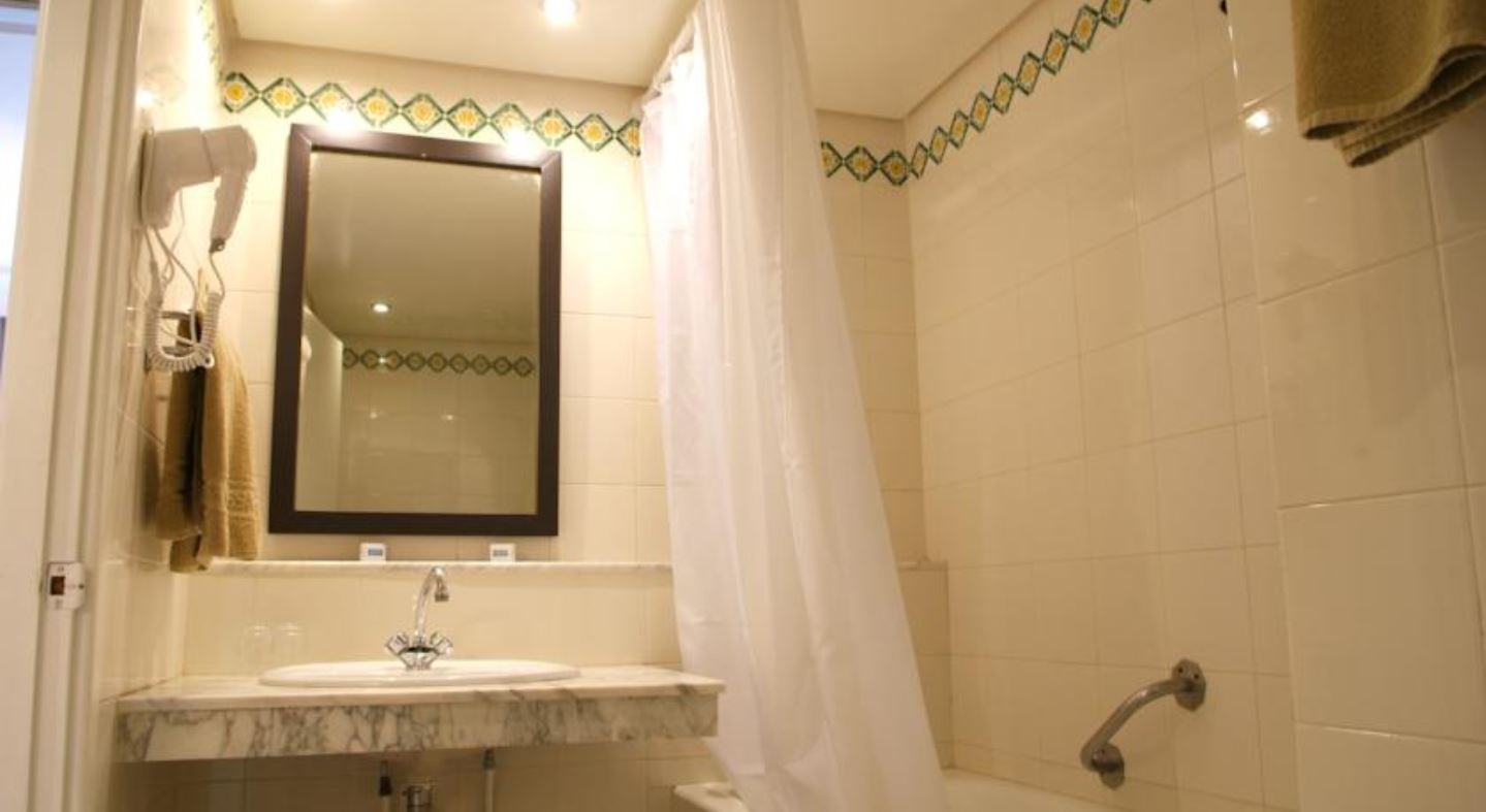 غرفة سوبيريور مفردة، Ambassadeurs Hotel 2/2