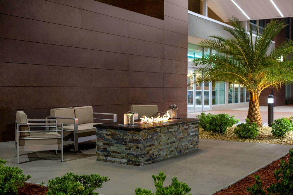 La Quinta Inn & Suites by Wyndham Brunswick/Golden Isles 5/59