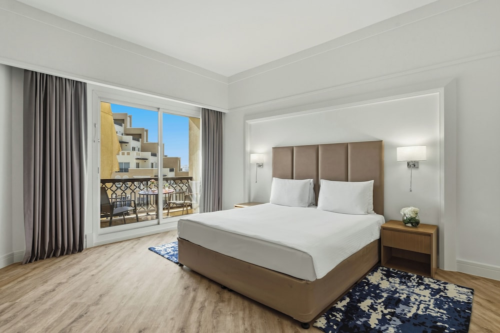 غرفة بريميوم بسرير كينج بإطلالة على الحديقة، Rixos Bab Al Bahr 4/9