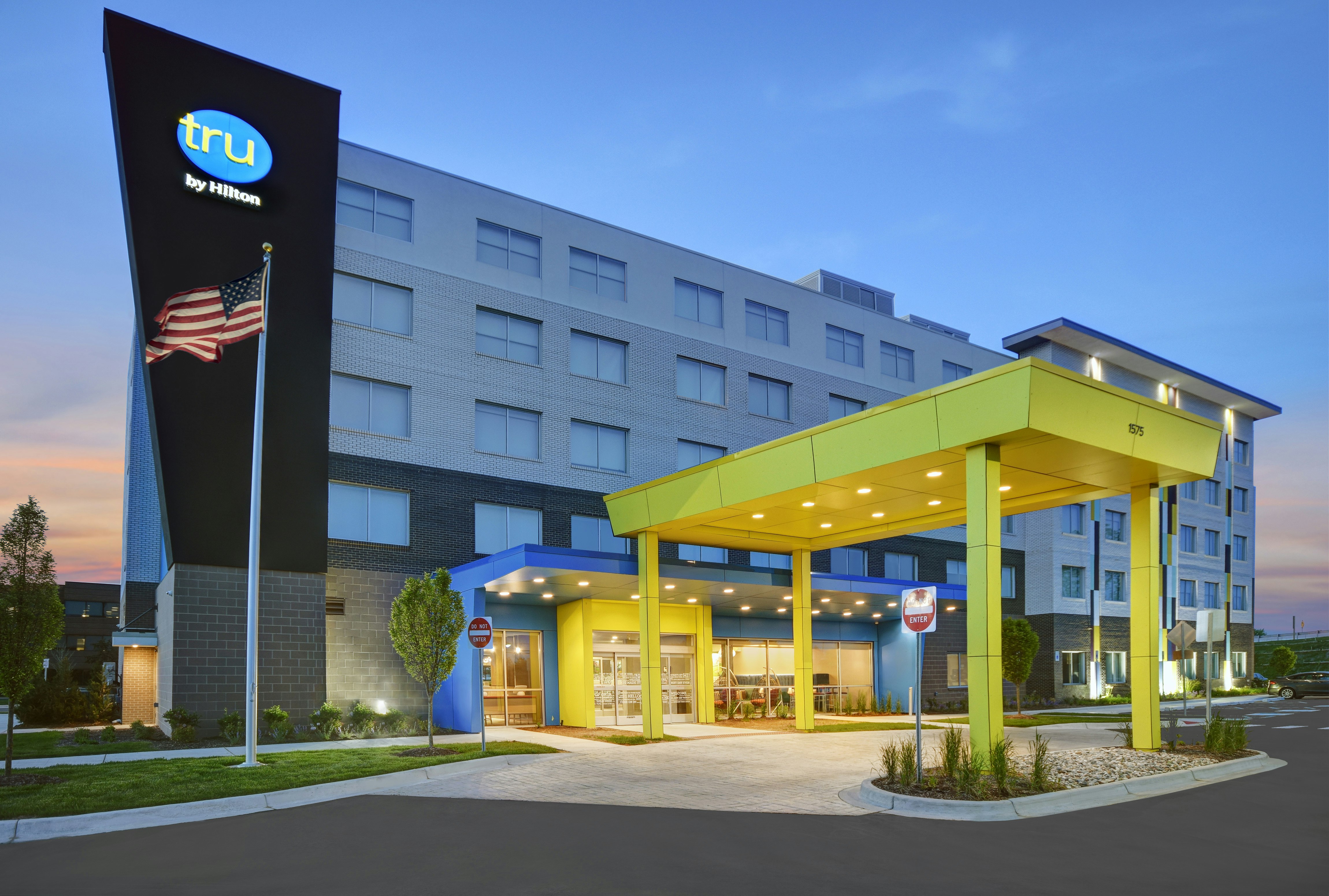 Tru By Hilton Troy Detroit 4/52