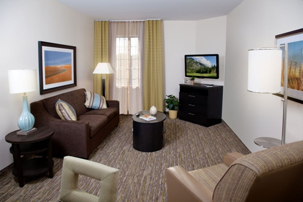 CANDLEWOOD SUITES LAKEVILLE I-35 22/32
