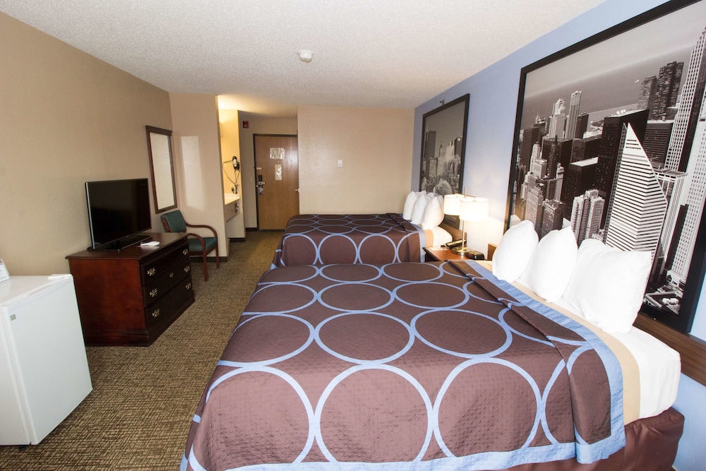 Super 8 by Wyndham Chicago O'Hare Airport 18/63