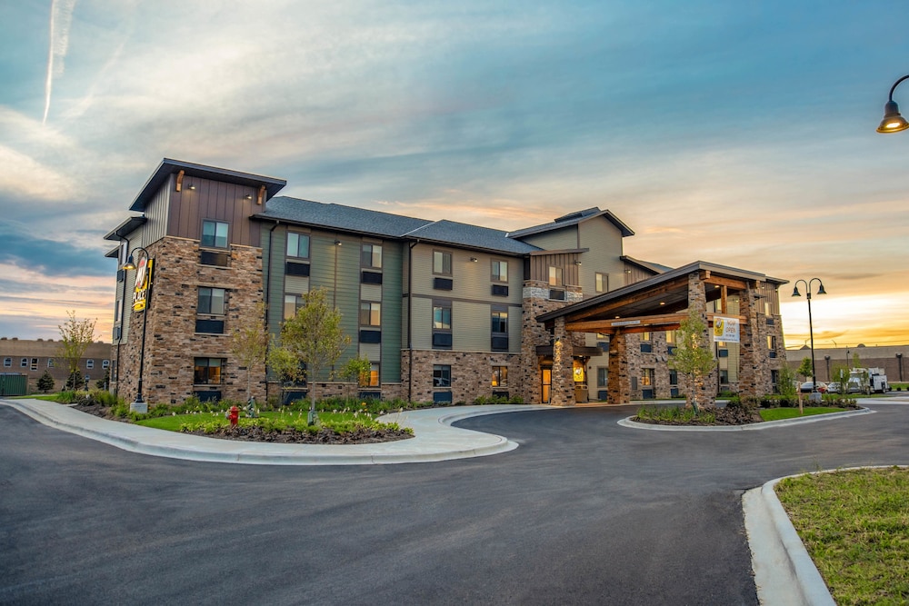 My Place Hotels-Chicago West/North Aurora, IL 1/44