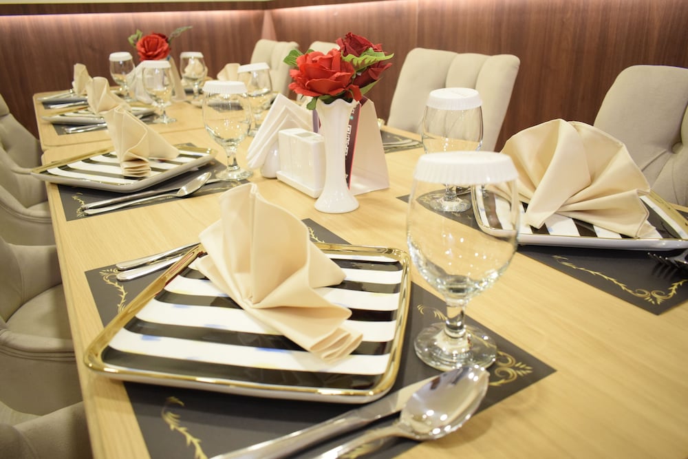 Saraya Corniche Hotel 70/83