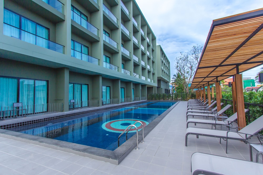 Sugar Marina Hotel AVIATOR Phuket Airport 5/60