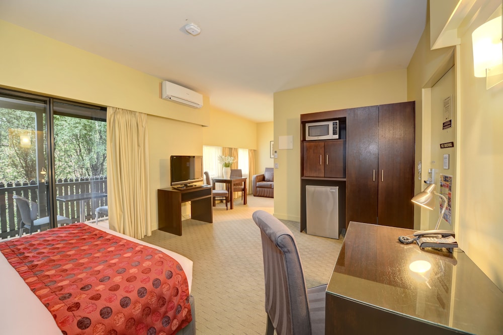 Comfort Inn Suites City Views 27/30
