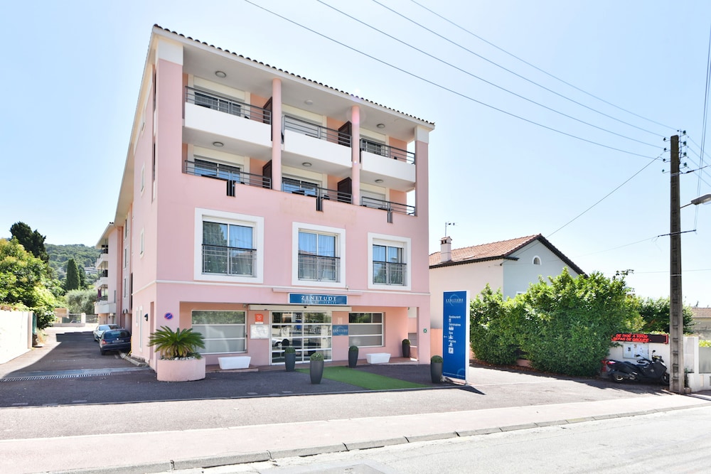 Zenitude Hotel-Residences Le Cannet in LE CANNET